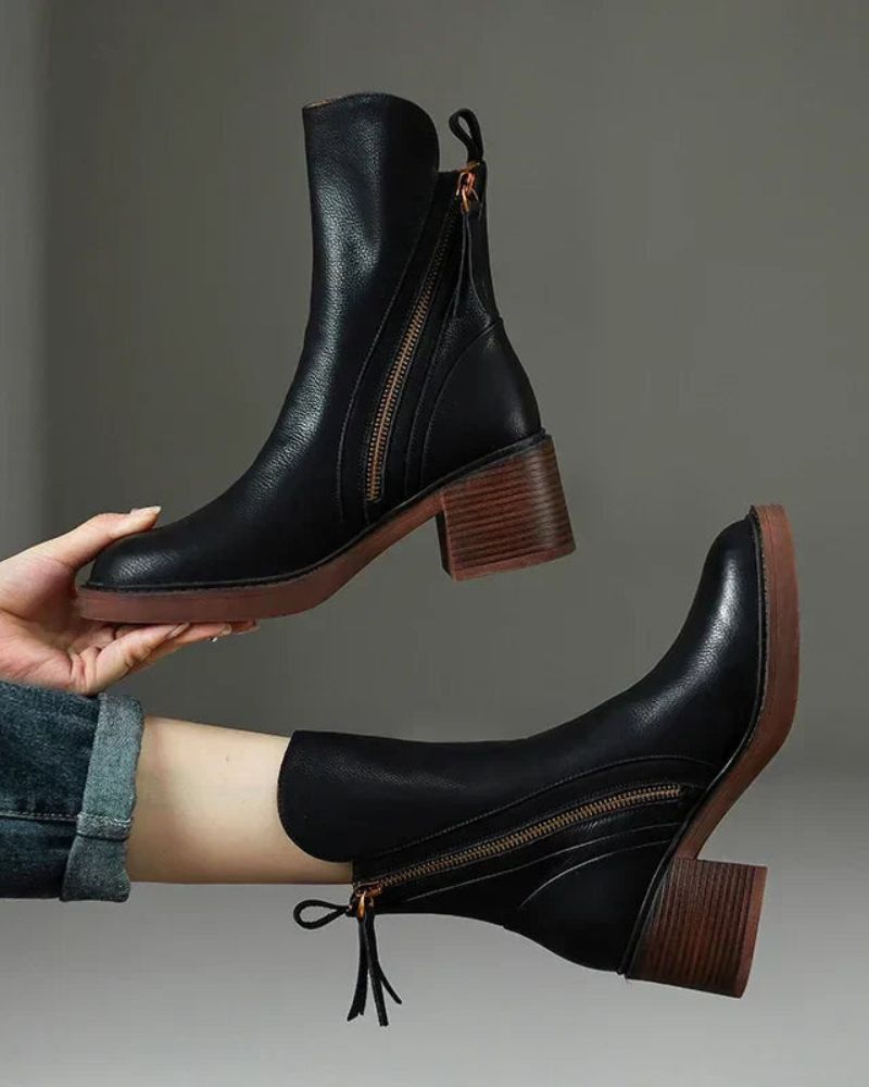 Valorine - Black leather boots with a comfortable heel